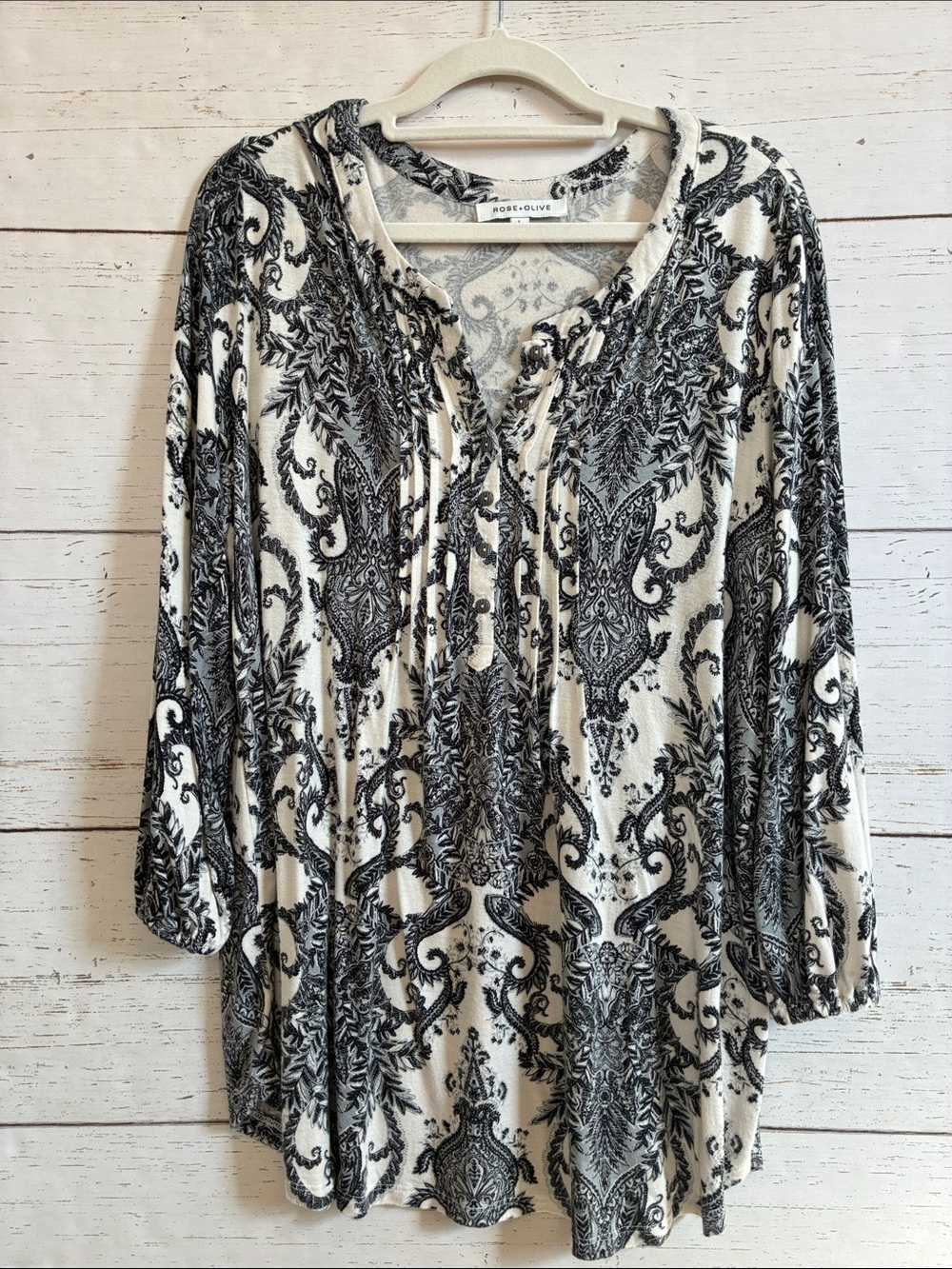 Rose & Olive Cream, Black and Gray Tunic w/Pleat & Button Detail, sz L